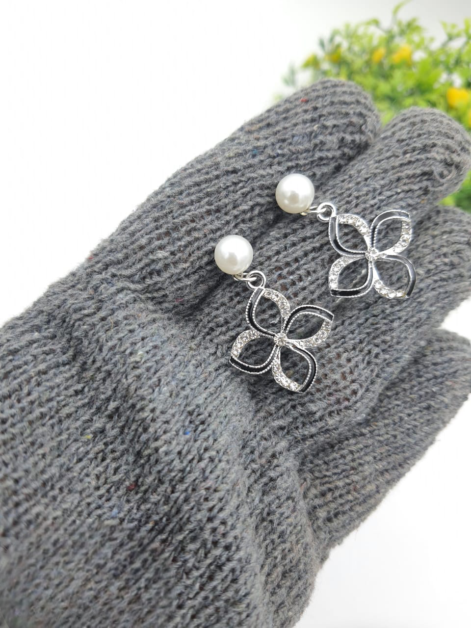 Vintage Flower Suspension Earrings, Floral Stud Earrings, Party Wear Earring Jewellery, Floral Design Studs Vintage Flower Suspension Earrings, Floral Stud Earrings, Party Wear Earring Jewellery, Floral Design Studs